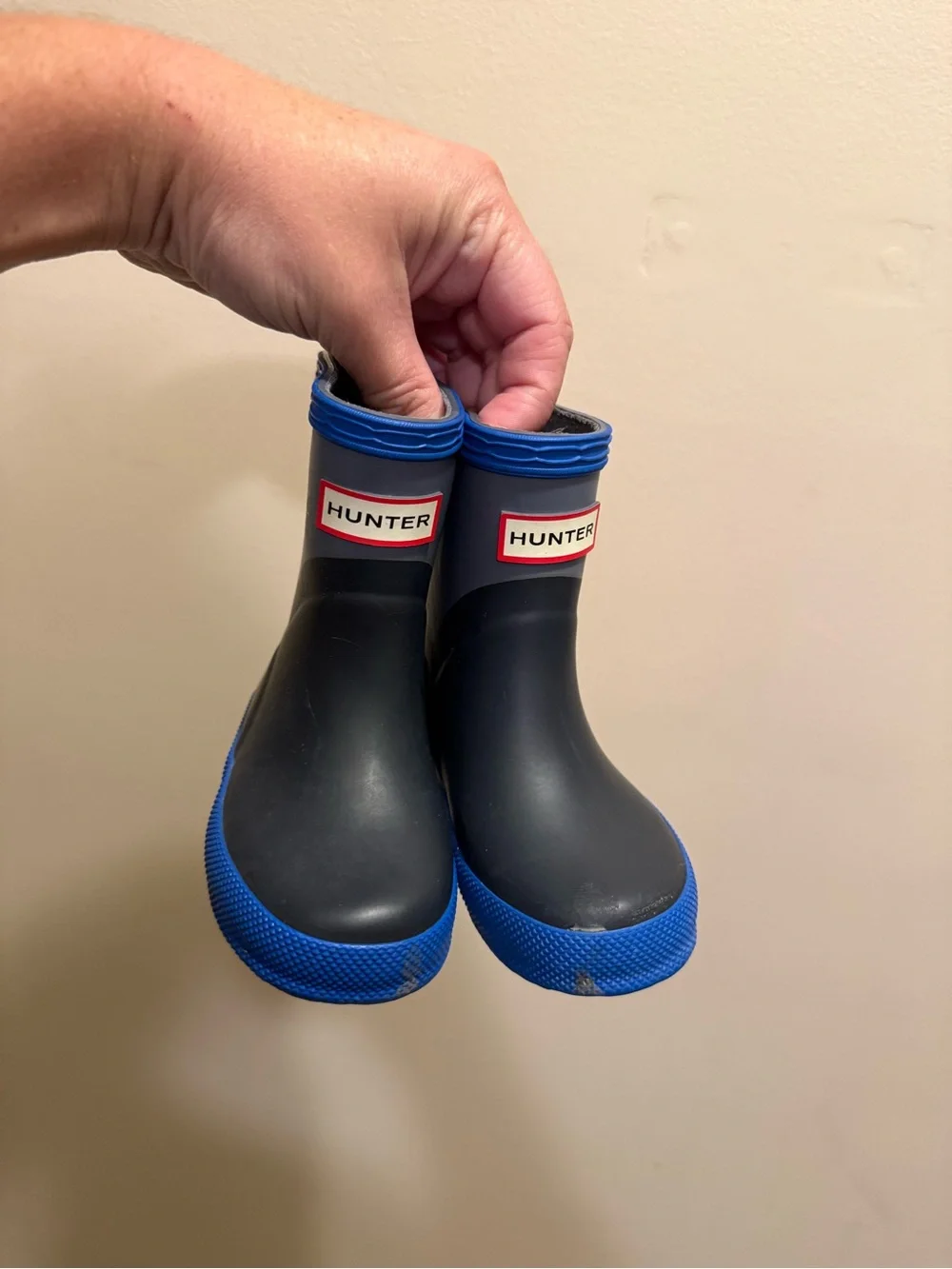 Hunter Kids Navy and Blue Rain Boots Size 5